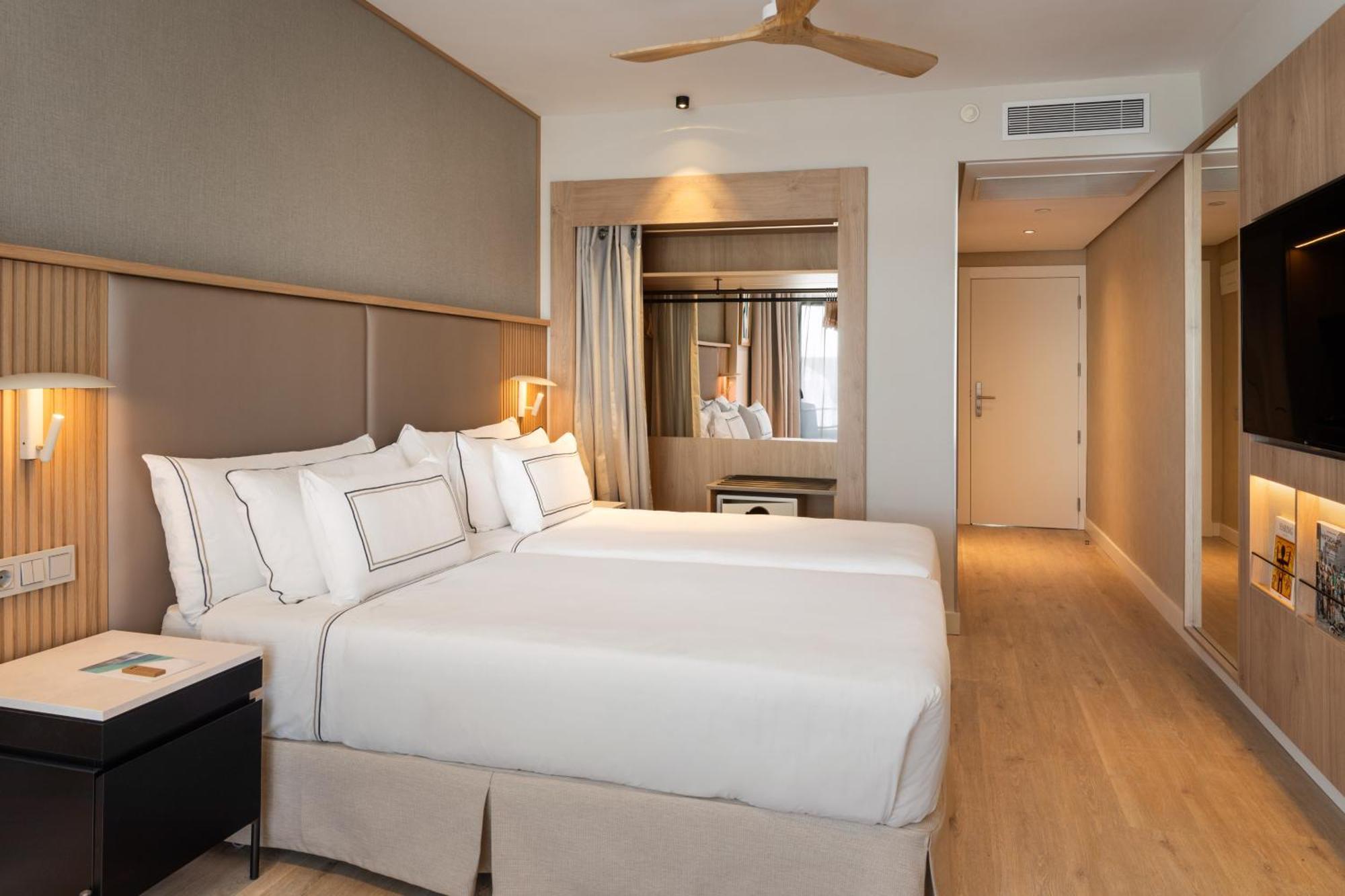 Melia Costa Del Sol Hotel Torremolinos Exterior photo
